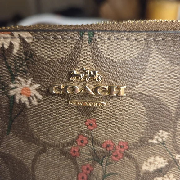 Coach Floral Signature Zip Card Case - Brown with Pink & Cream Flowers - Picture 3 of 6